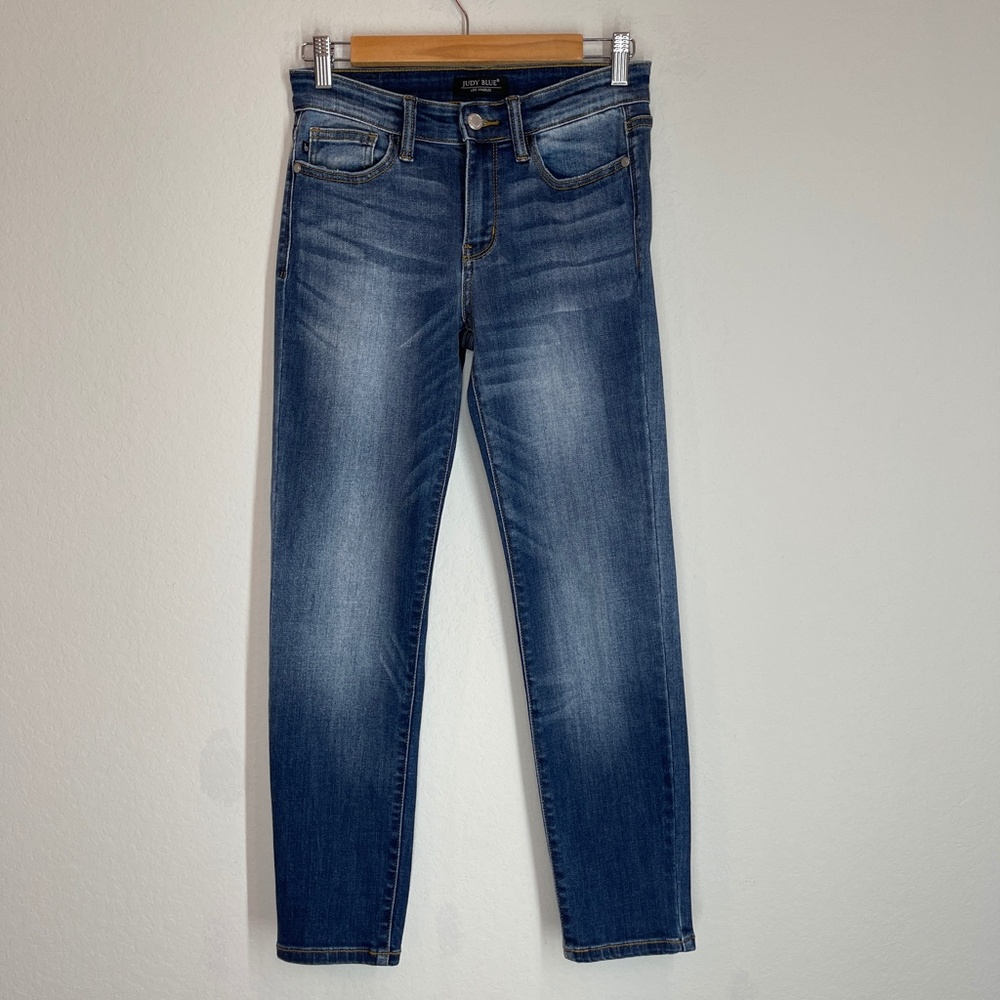 Judy Blue Skinny Jeans in Medium Blue Wash